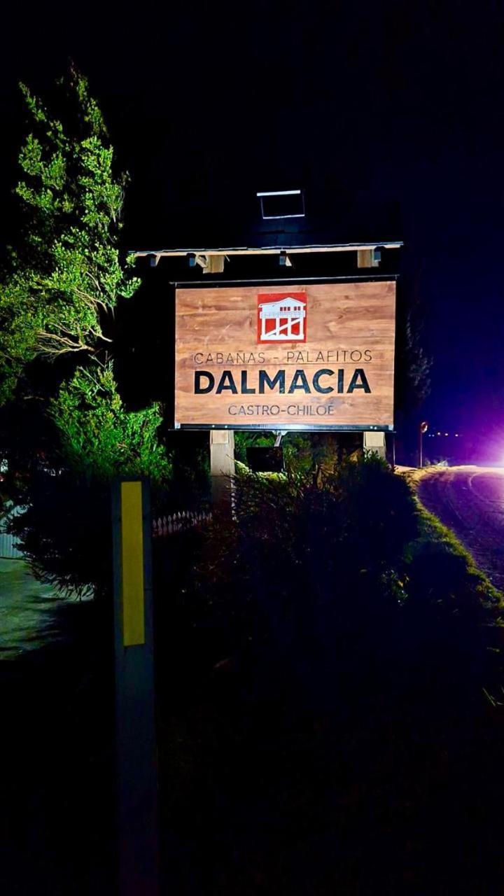 Cabanas Palafitos Dalmacia Castro Exterior photo